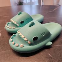 ciabatte a forma di squalo per bambino tg. 32-33
