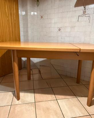 Tavolo in legno allungabile