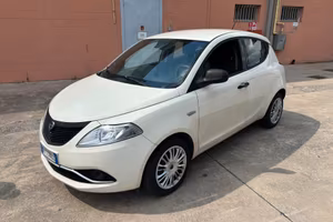 Lancia Ypsilon 1.2 69 CV 5 porte GPL Ecochic Gold