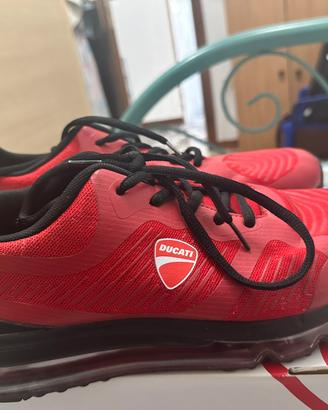 Sneakers Ducati.