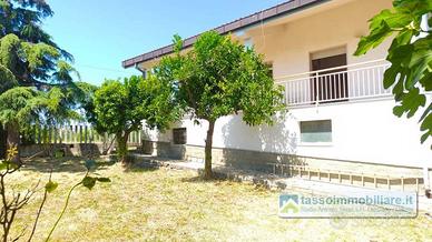 Casa indipendente di 220 m² con più di 5 locali e 