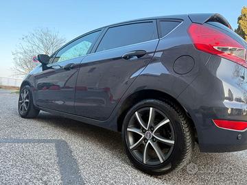 Ford Fiesta 1.2 Titanium GPL 2012 neopatentati