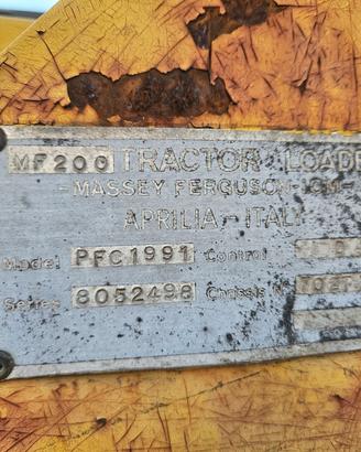 Pala cingolata Massey Fergunson 200