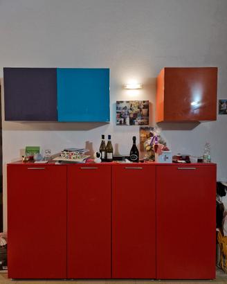 credenza rossa