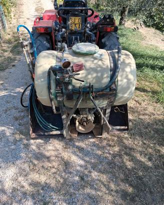 pompa per irrorazione vigna olivi