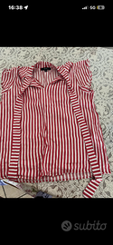Blusa rossa a righe bianche