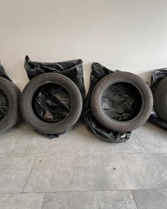 Pneumatici invernali Bridgestone 235/55 R18