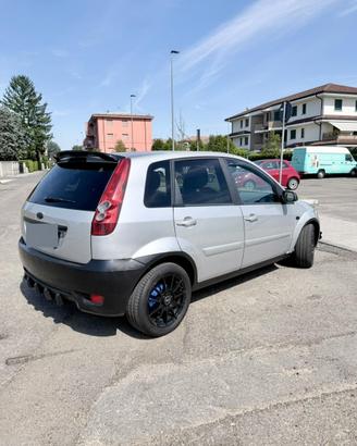 Ford fiesta neopatentati