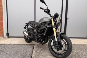 Benelli Leoncino 800