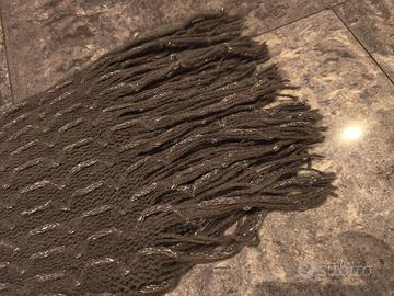 Sciarpa grigio cenereimpreziosita da inserti di fi