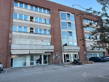 Locale uso commerciale