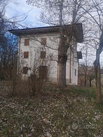 Casa a Serramazzoni in via pompeano