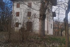 Casa a Serramazzoni in via pompeano