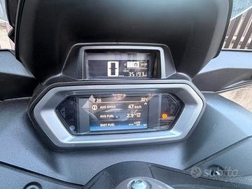 Yamaha xmax 300 tech max 23