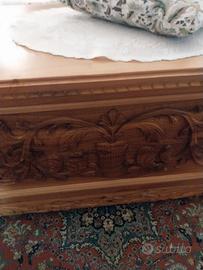 Cassapanca in noce massiccio