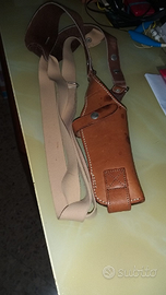 Fondina ascellare in cuoio