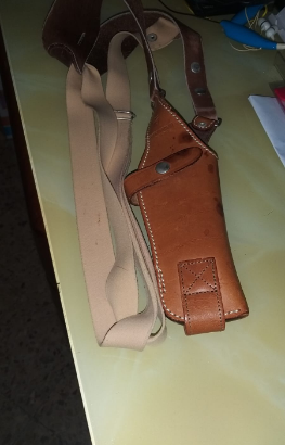 Fondina ascellare in cuoio
