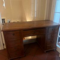 Scrivania in legno di ciliegio