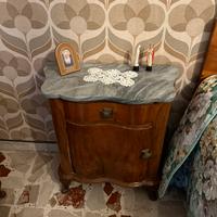 Coppia di comodini vintage con marmo