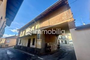 Rustico / Casale di 135 m² con 5 locali a Reano