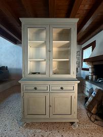 Credenza in legno massiccio
