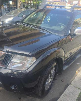 NISSAN Navara 3.0 dCi 4 porte Double Cab LE V6