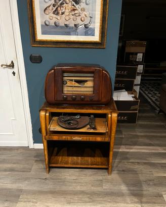 Giradischi vintage in radica