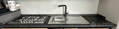 Piano cucina con piano cottura 5 fuochi e lavello