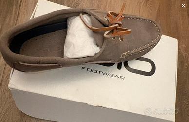 Scarpe tojo  scamosciate da barca e non