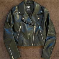 Giacca biker in similpelle nera, Zara, taglia S