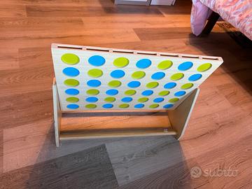 Giochi in legno: forza 4