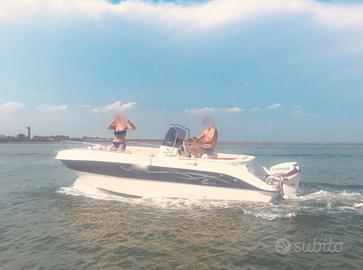 Barca motore As Marine Walkaround 5.70