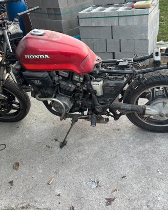 Honda vf750 s