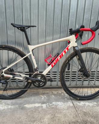 Bici Gravel Giant Revolt Advanced 2 2020 S
