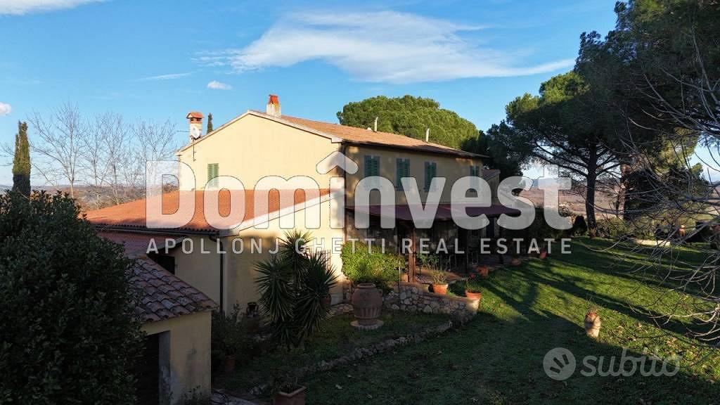 Rustico / Casale di 1000 m² con più di 5 locali a - Vista 4