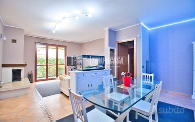 TRALOCALE CON DOPPI SERVIZI E GIARDINO PRIVATO!!!