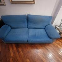 Coppia di divani buone condizioni.