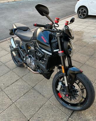 Ducati Monster plus 937