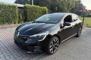 Clio 1.6 E-Tech Hybrid Initial Paris 140 cv My21