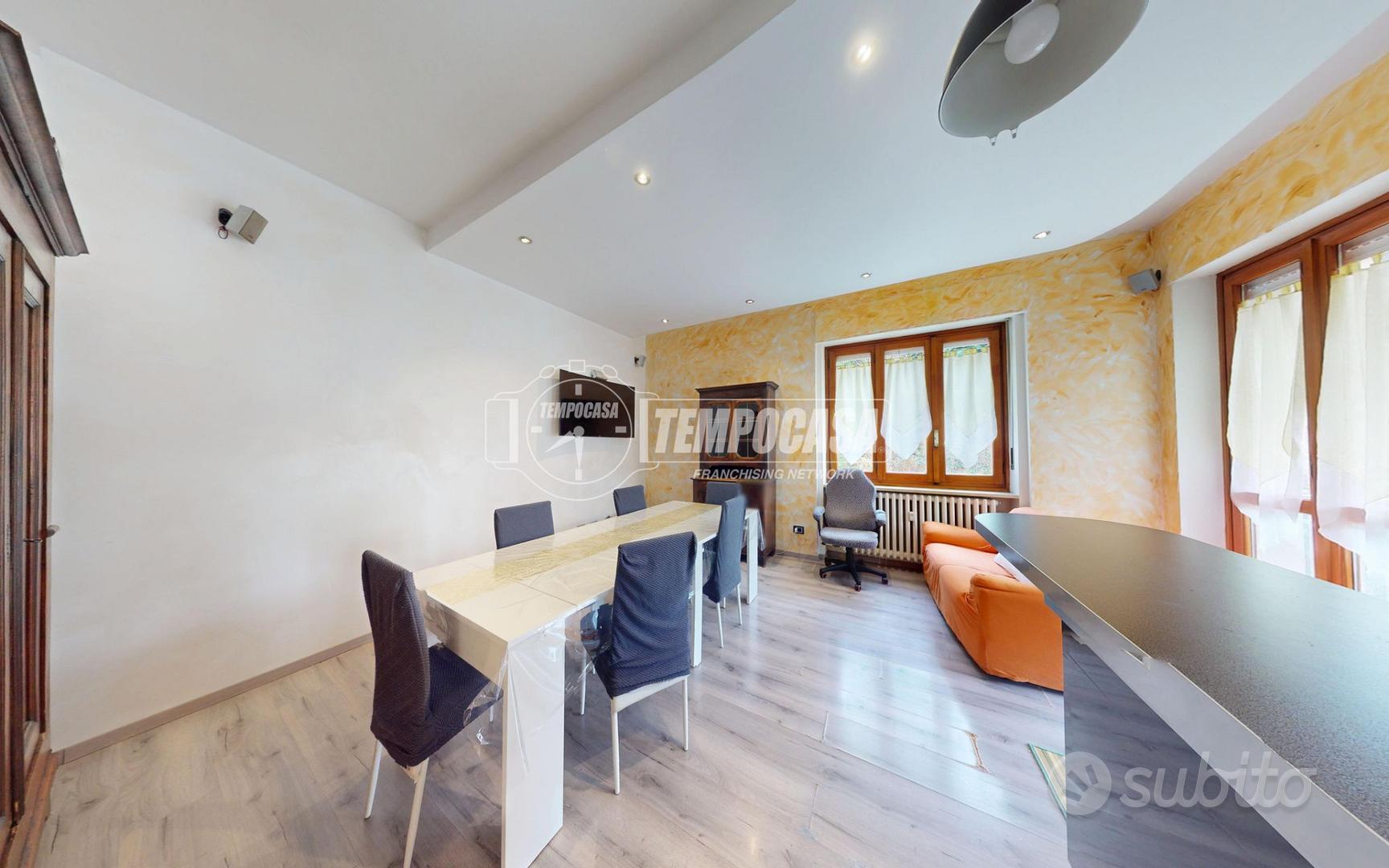 SPLENDIDO TRILOCALE CON BOX AUTO - ZONA RESIDENZIA - Vista 6
