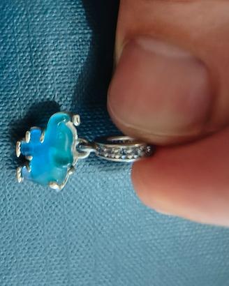 Charm pandora.