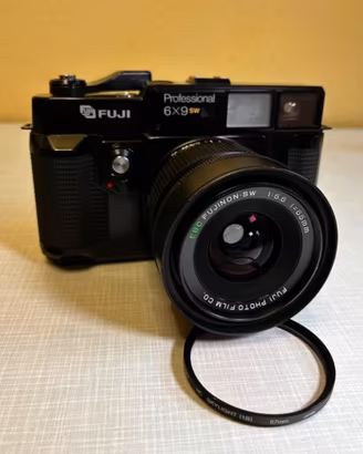 Macchina fotografica Fuji GSW690II 6x9 sw