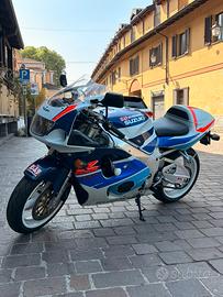 Suzuki gsx-r 750 srad