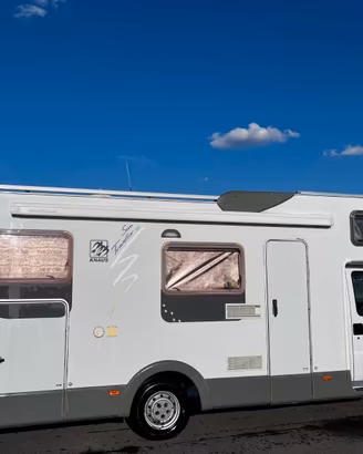 KNAUS SUN TRAVELLER 700 - Mansardato (6 Posti)