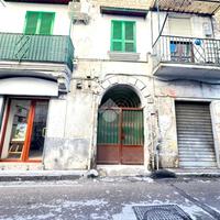 3 LOCALI A NAPOLI