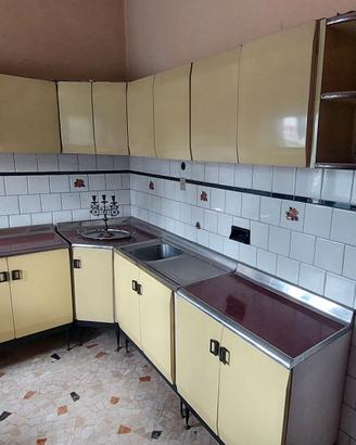 Cucina vintage in lamiera anni 50