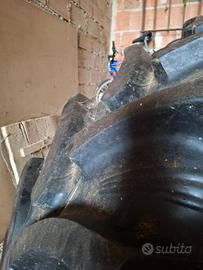 Gomma posteriore trattore 520/70R38