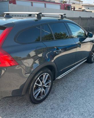 Volvo V60 Cross Country D3 Business 150 CV