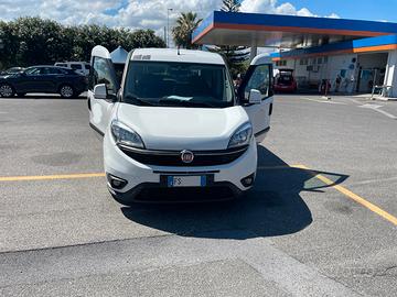 Fiat Doblò disabili ribassato pedana manuale 