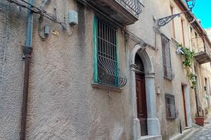 Casa Indipendente, centro storico Padula( SA)